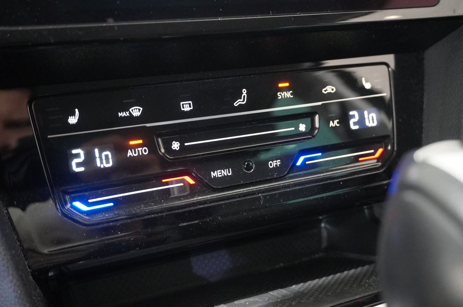 Fahrzeugabbildung Volkswagen Passat Var. 2.0D BUSINESS DSG NAVI/LED/KAMERA/SH