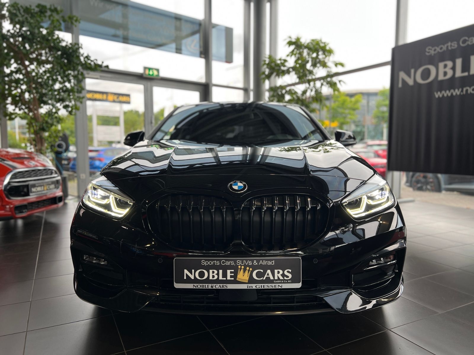 Fahrzeugabbildung BMW 118i Sport Line KLIMA LED NAVI SHZ