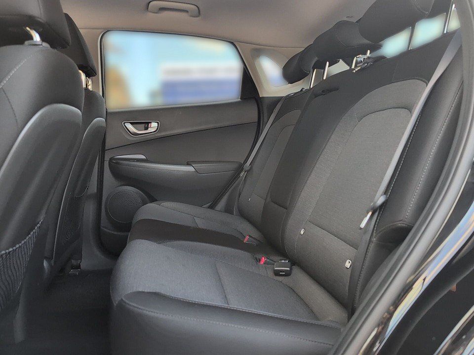 Fahrzeugabbildung Hyundai KONA EV 39kWh SELECT 11kW-OBC !GARANTIE-05.2030!