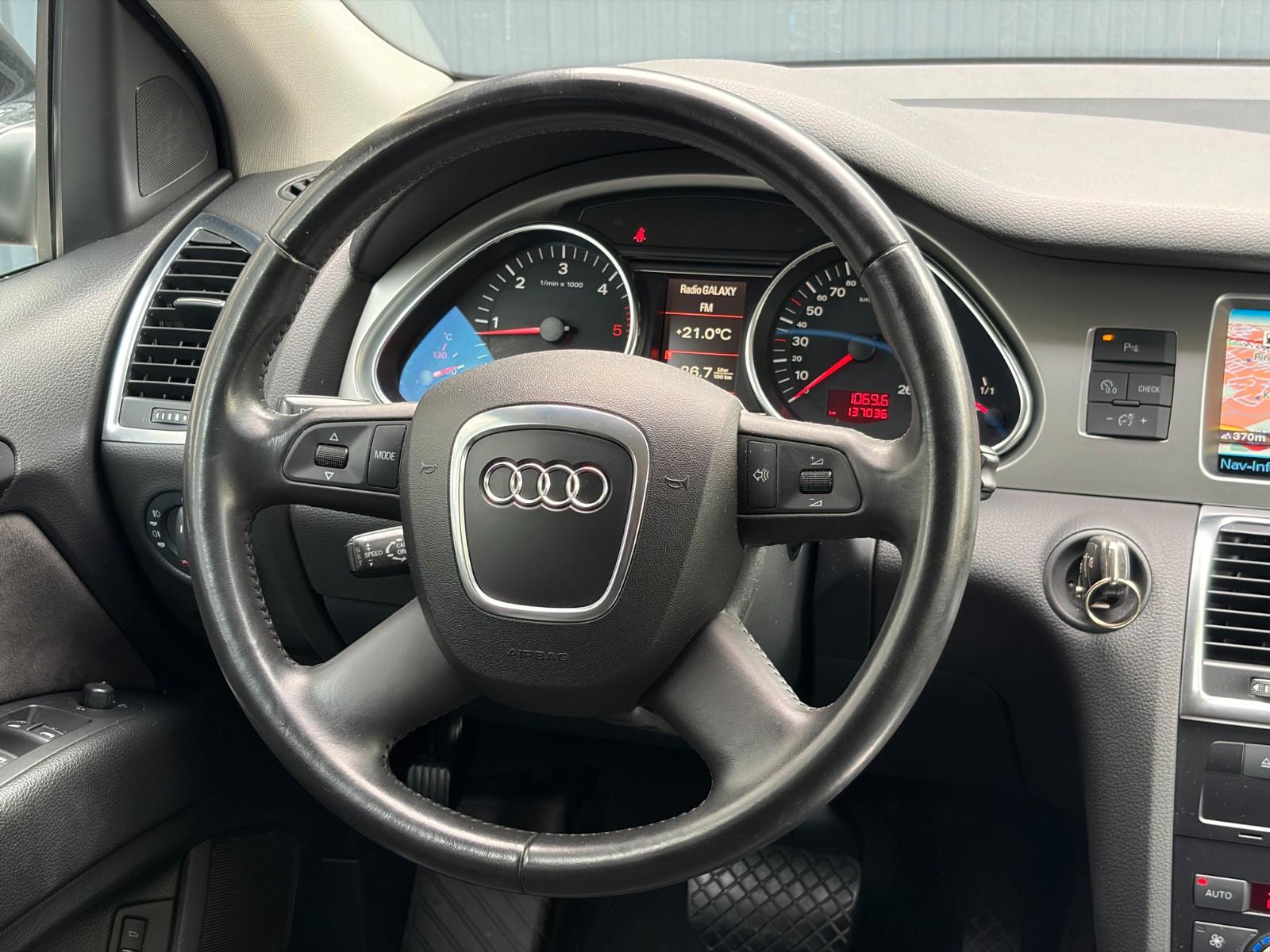 Audi Q7 3.0 TDI quattro 233 ch • 7 places • 1ère Main • GPS • Webasto • Attelage 3,5 t