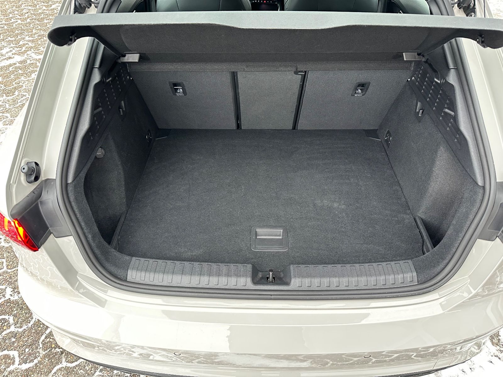 Fahrzeugabbildung Audi S3 Sportback 2.0 TFSI quattro Matrix/Business