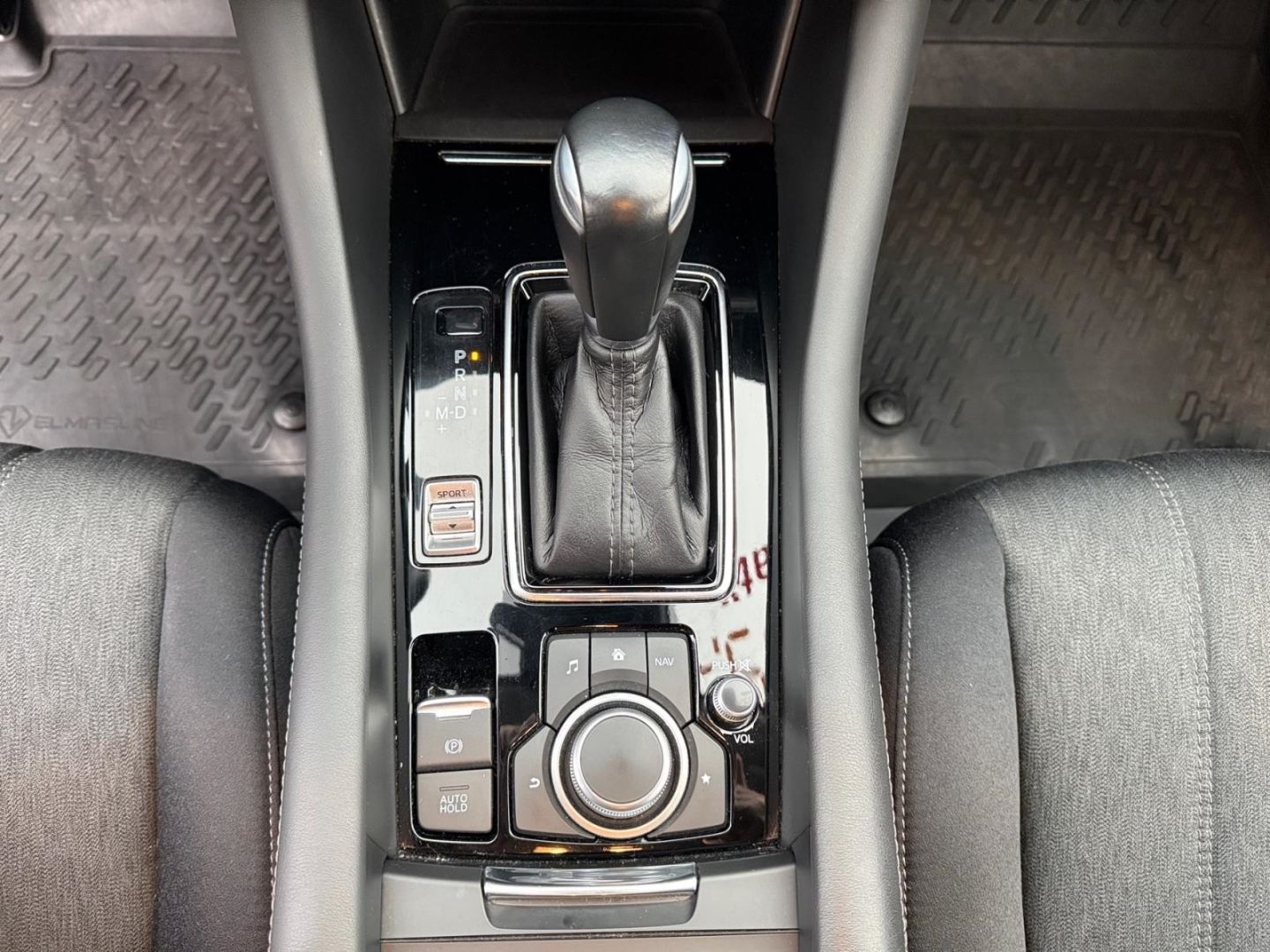 Fahrzeugabbildung Mazda 6 Kombi Sports-Line 2.5 Allwetterreifen HU/AU