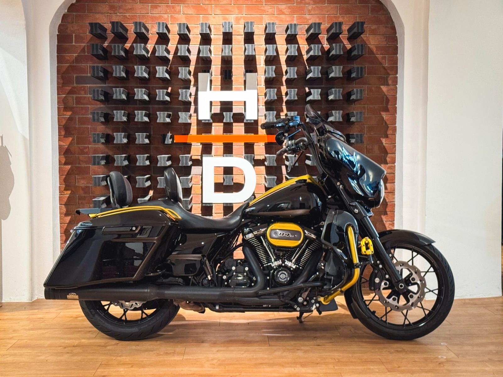 Harley-Davidson Street Glide Special FLHXS mit Jekill, Wilbers..