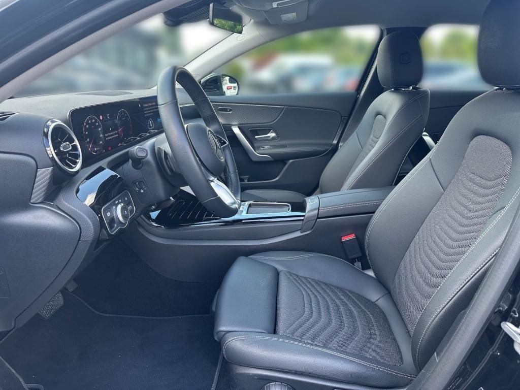 Fahrzeugabbildung Mercedes-Benz A 180 Progressive Totwi. Navi SHZ LED KAM SpurH