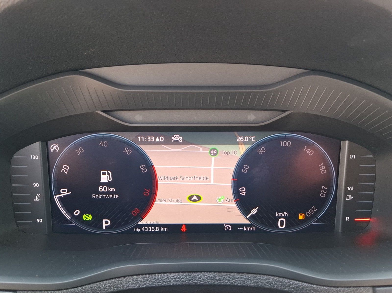 SKODA Karoq 1.5 TSI Selection DSG / KLIMA / NAVI / KAM - Image 12
