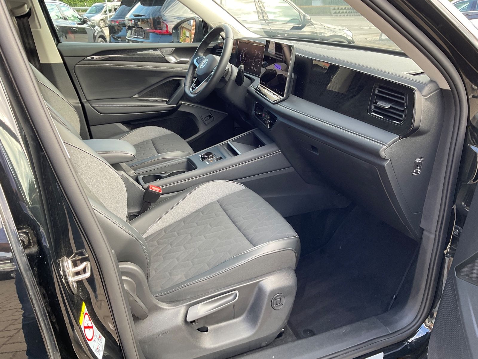 Fahrzeugabbildung Volkswagen Tiguan 2.0 TDI ENERGY,AHK,Navi,IQLight,Kamera