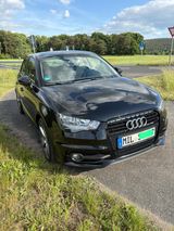 Audi A1 122PS Attraction Sportback S-Line 1.Hand - Audi A1: 122ps