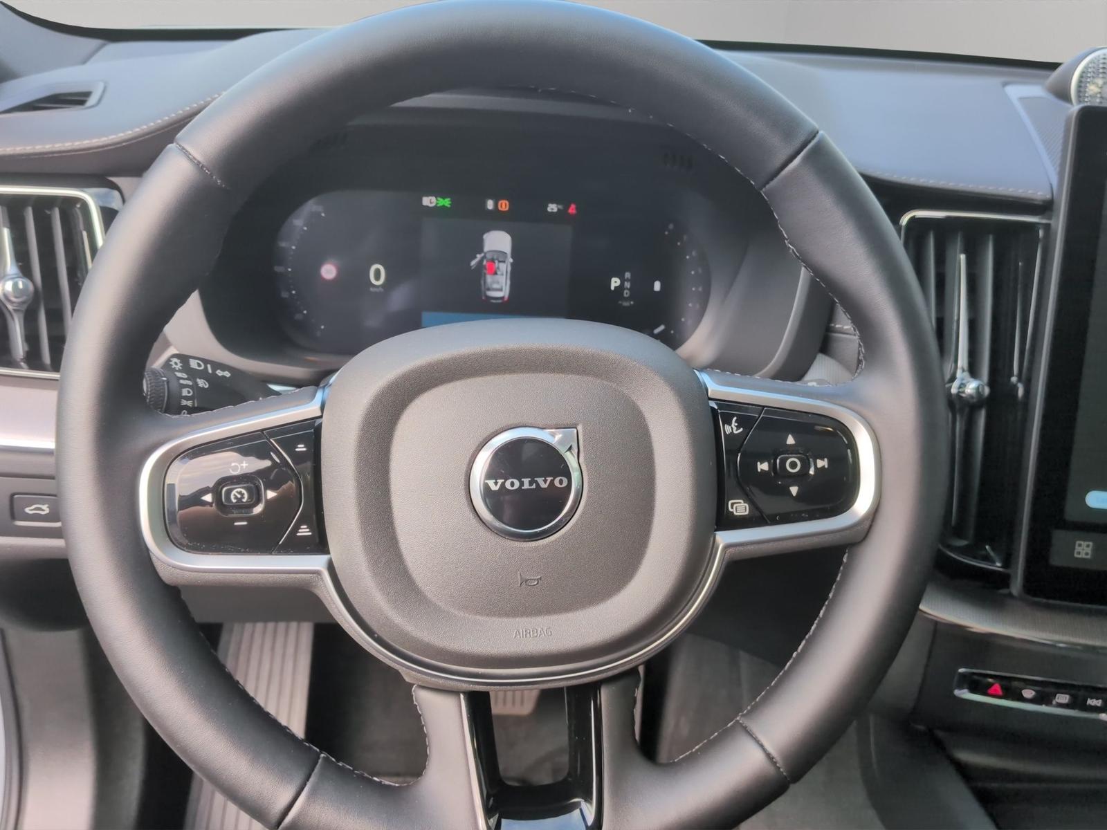 Volvo XC60 B5 AWD Ultra Black Edition+Luft+Nappa+AHZV+