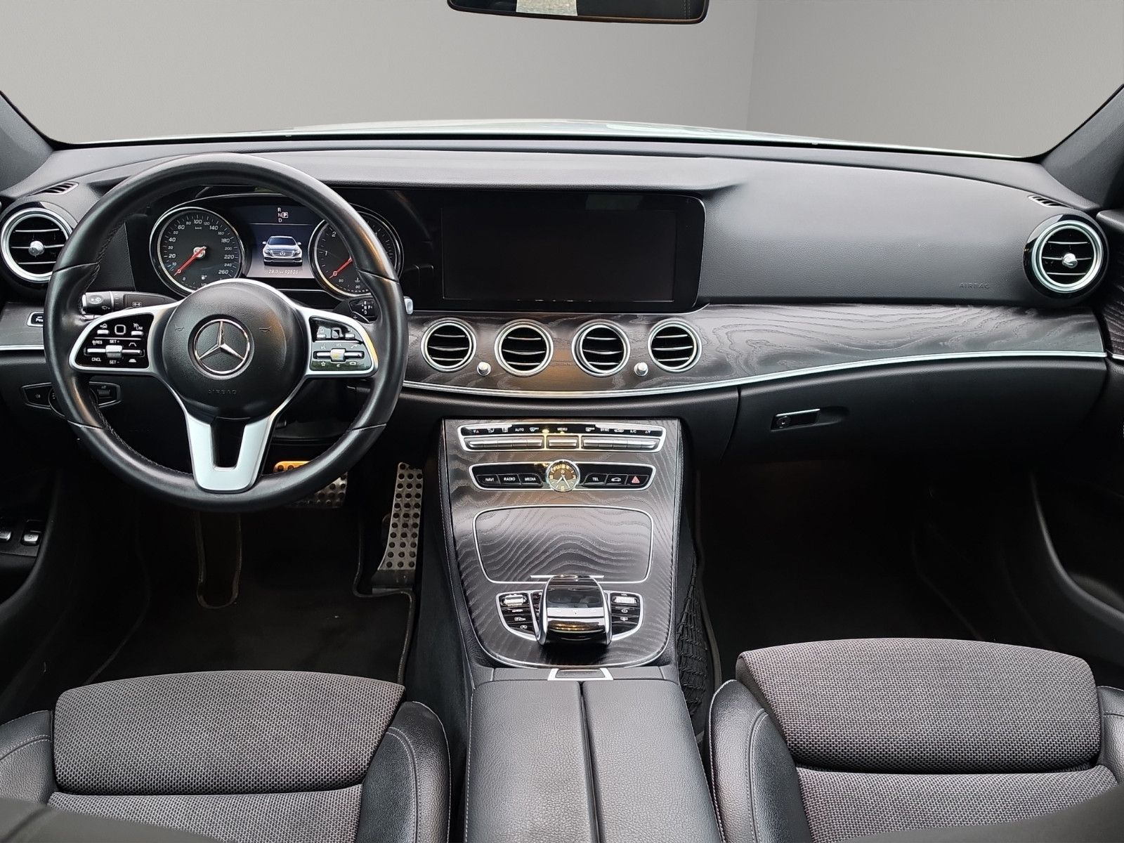 Fahrzeugabbildung Mercedes-Benz E 350 E Limousine Avantgarde Aus 1.Hand