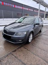 Skoda Octavia 2.0 TDI DSG Style Combi Style