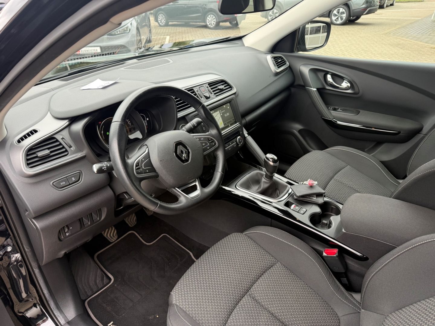 Fahrzeugabbildung Renault Kadjar Experience AHK CarPlay Temp klima Keyless