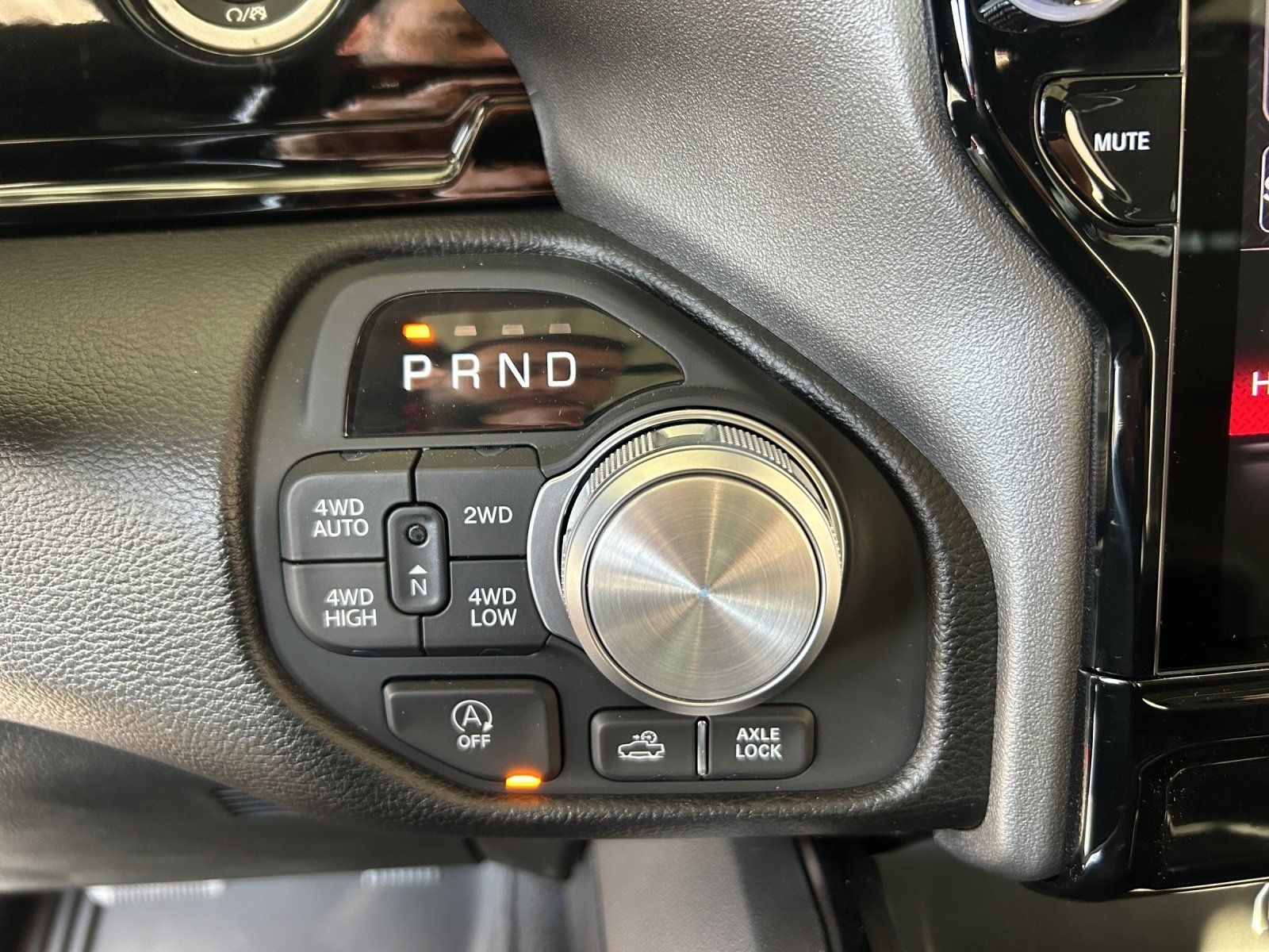 Fahrzeugabbildung Dodge RAM 1500 Rebel Crew Cab