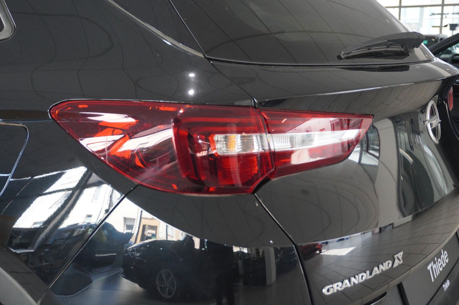 Fahrzeugabbildung Opel Grandland (X) 1.6 PHEV ULTIMATE NAVI/LED/360°/SH