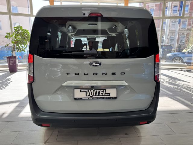 Ford Tourneo Courier Titanium