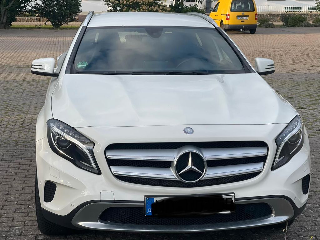 Image of Mercedes-Benz 220