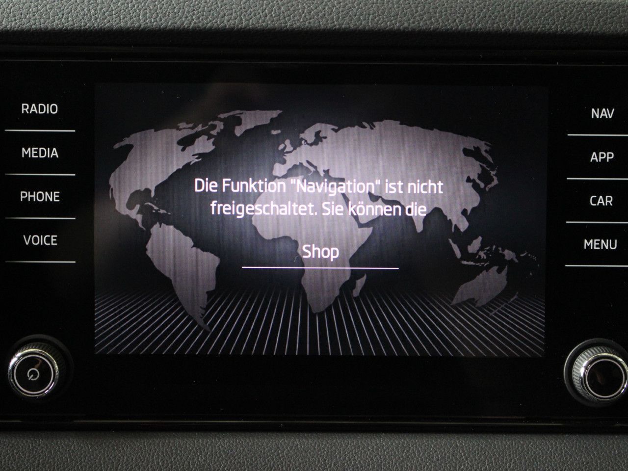Fahrzeugabbildung SKODA Karoq 1.5 TSI ACT Selection ACC/AHK/RFK/LED
