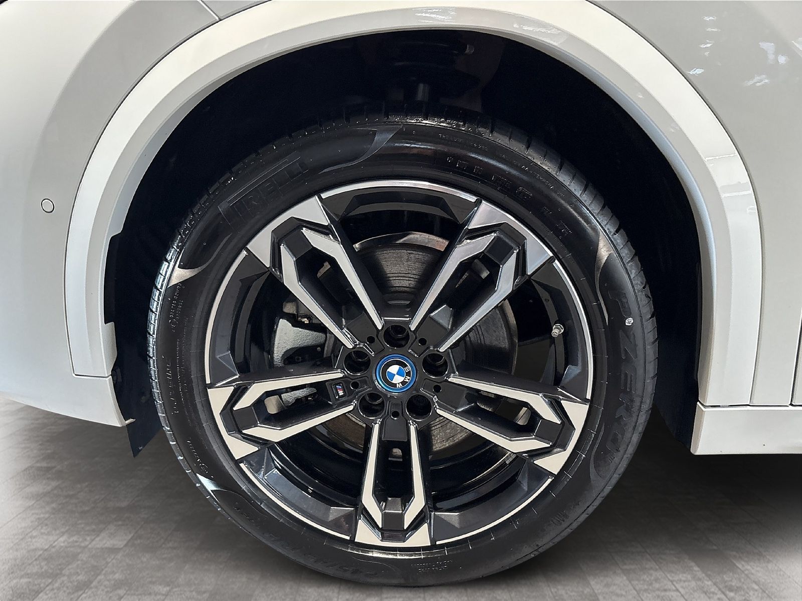 BMW iX2 - Bild 10