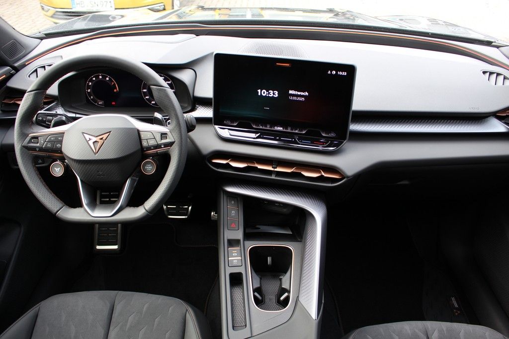 Fahrzeugabbildung CUPRA Terramar 2.0 TSI DSG 4Drive