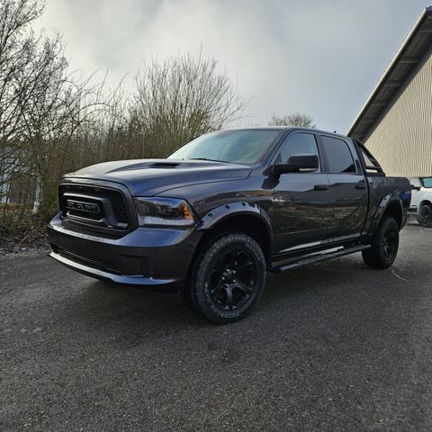 Dodge RAM 1500 HEMI 5.7L CREW CAB SPORT HOCH & BREIT