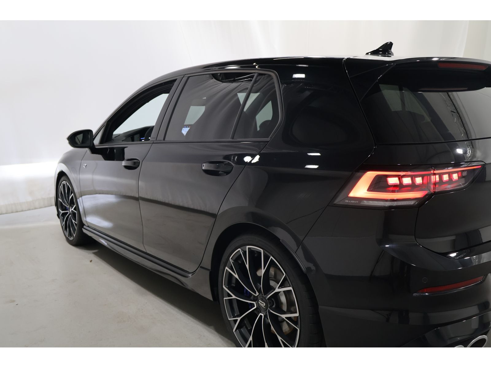 Volkswagen Golf VIII Lim 2.0 TSI 4Motion R-Kamera Pano SH foto 20