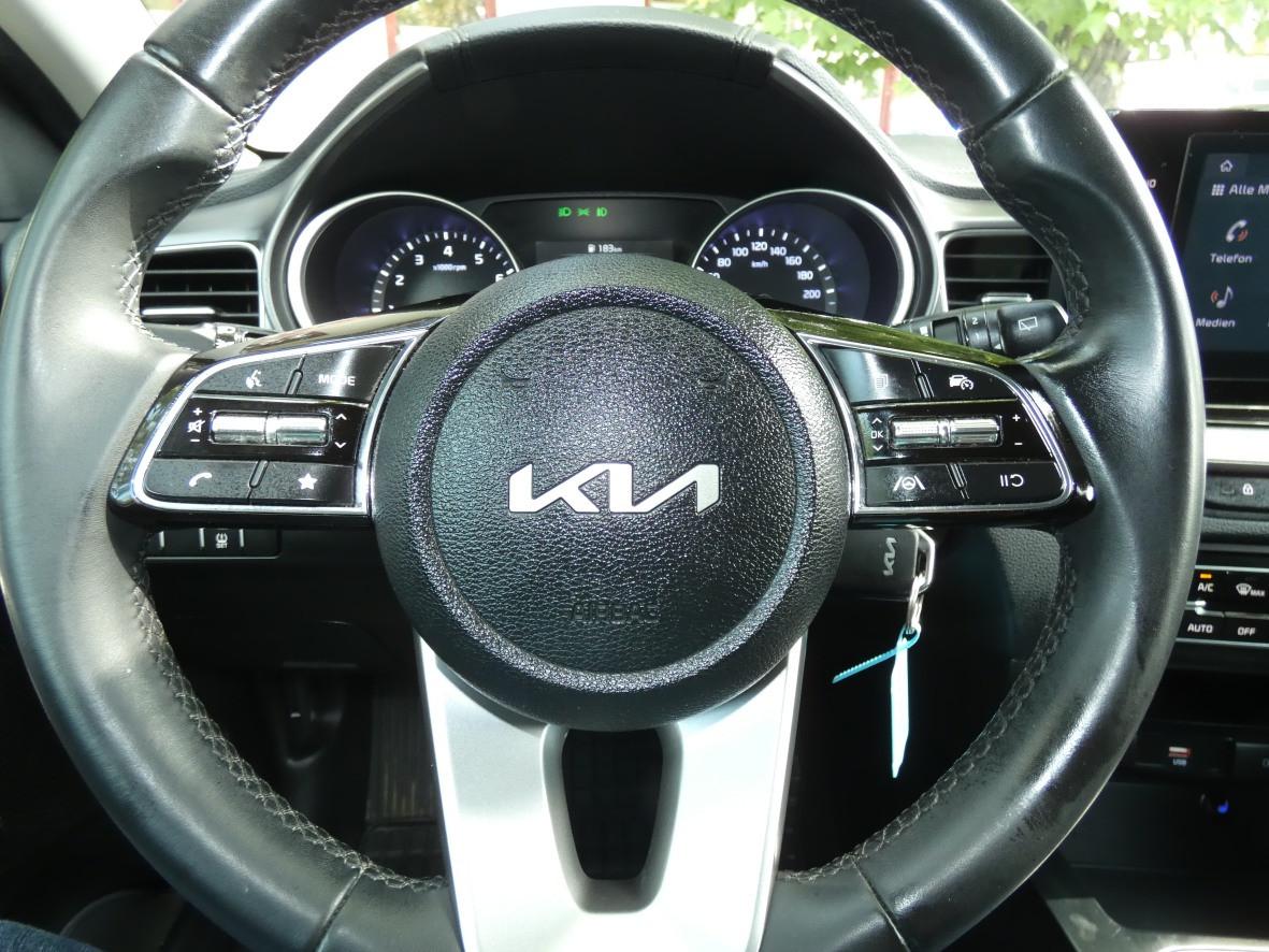 Kia cee'd SW 1.5 T-GDI Kamera LM PDC LED Klima SHZ