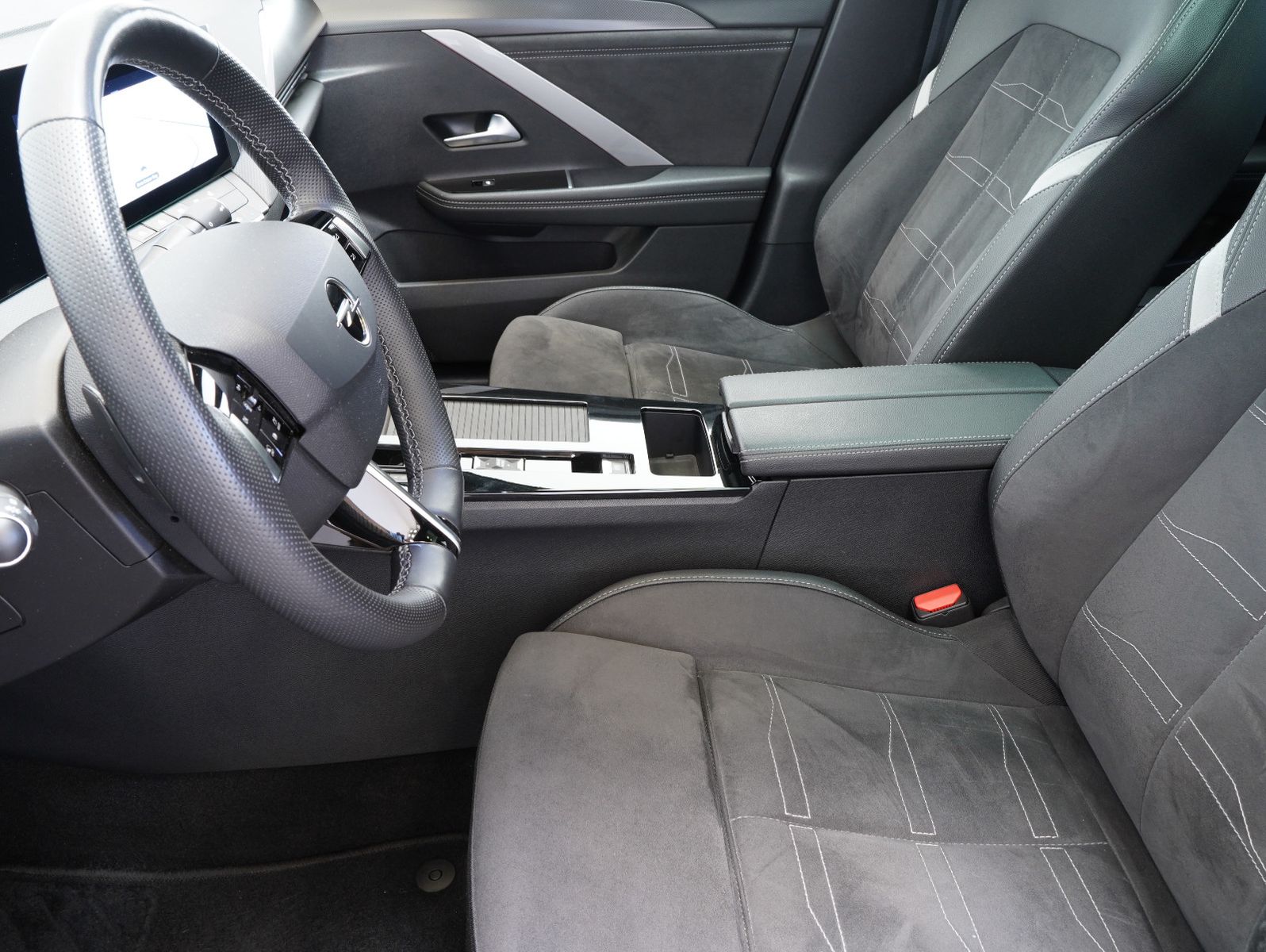 Fahrzeugabbildung Opel Astra L 1.5 D Sports Tourer GS Line PANO