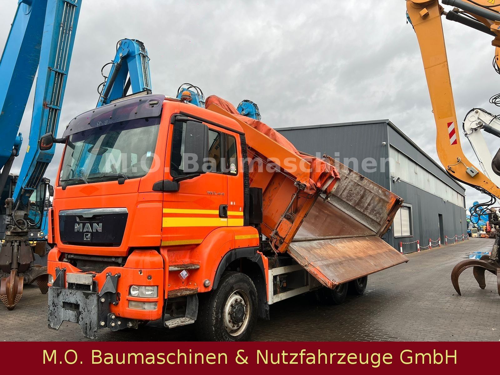 Fahrzeugabbildung MAN TGS 26.440 / 6x6 /3-Seitenkipper / Plane / AC /