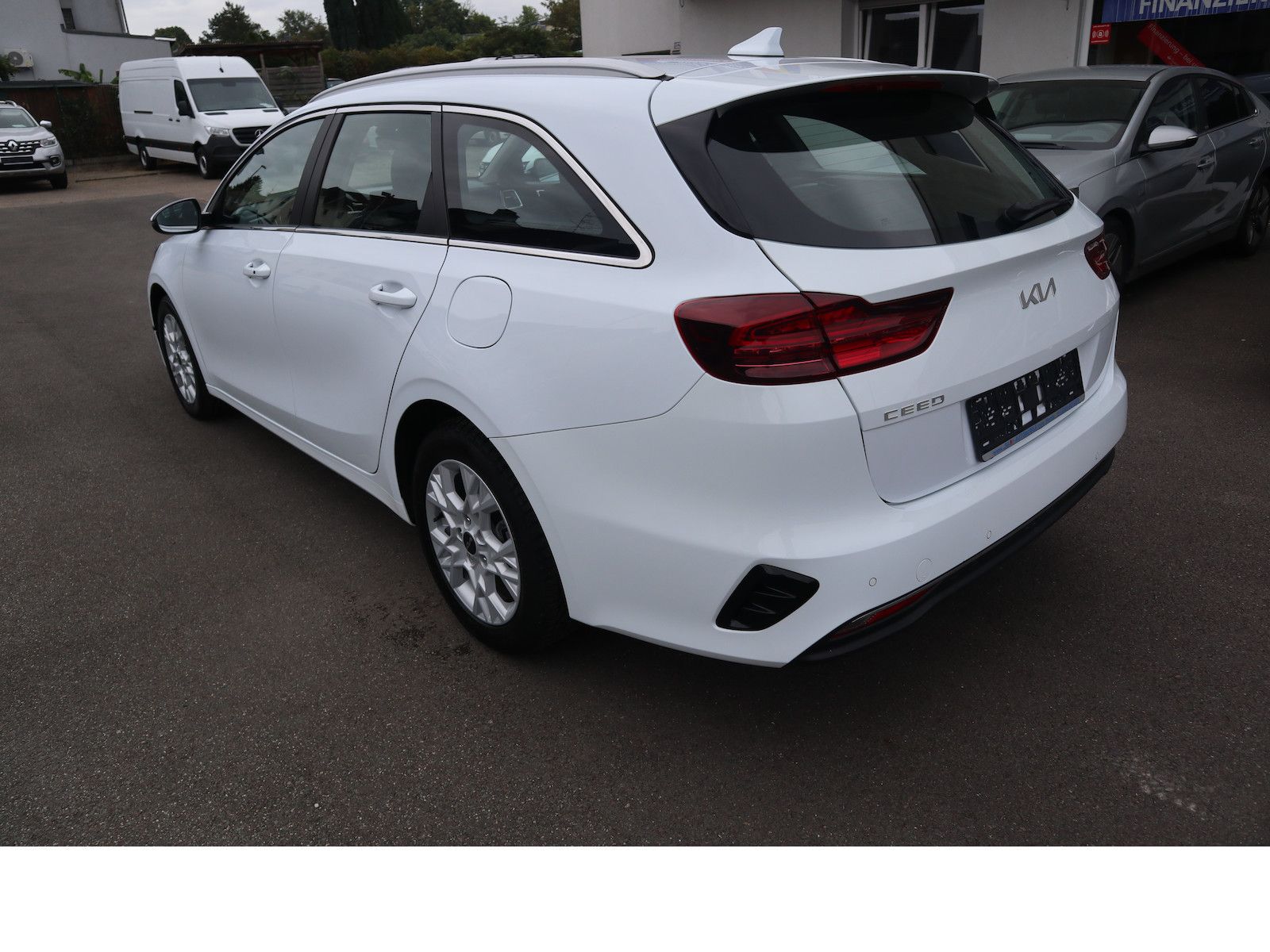Fahrzeugabbildung Kia cee´d Sportswagon Ultimate 1.5 DCT CAM SHZ NAVI