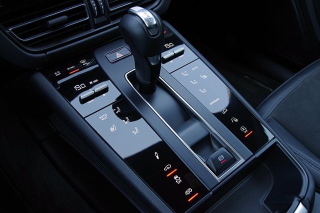 Porsche Macan GTS*ACC,BOSE,Pano,Scheckheft,Approved0227