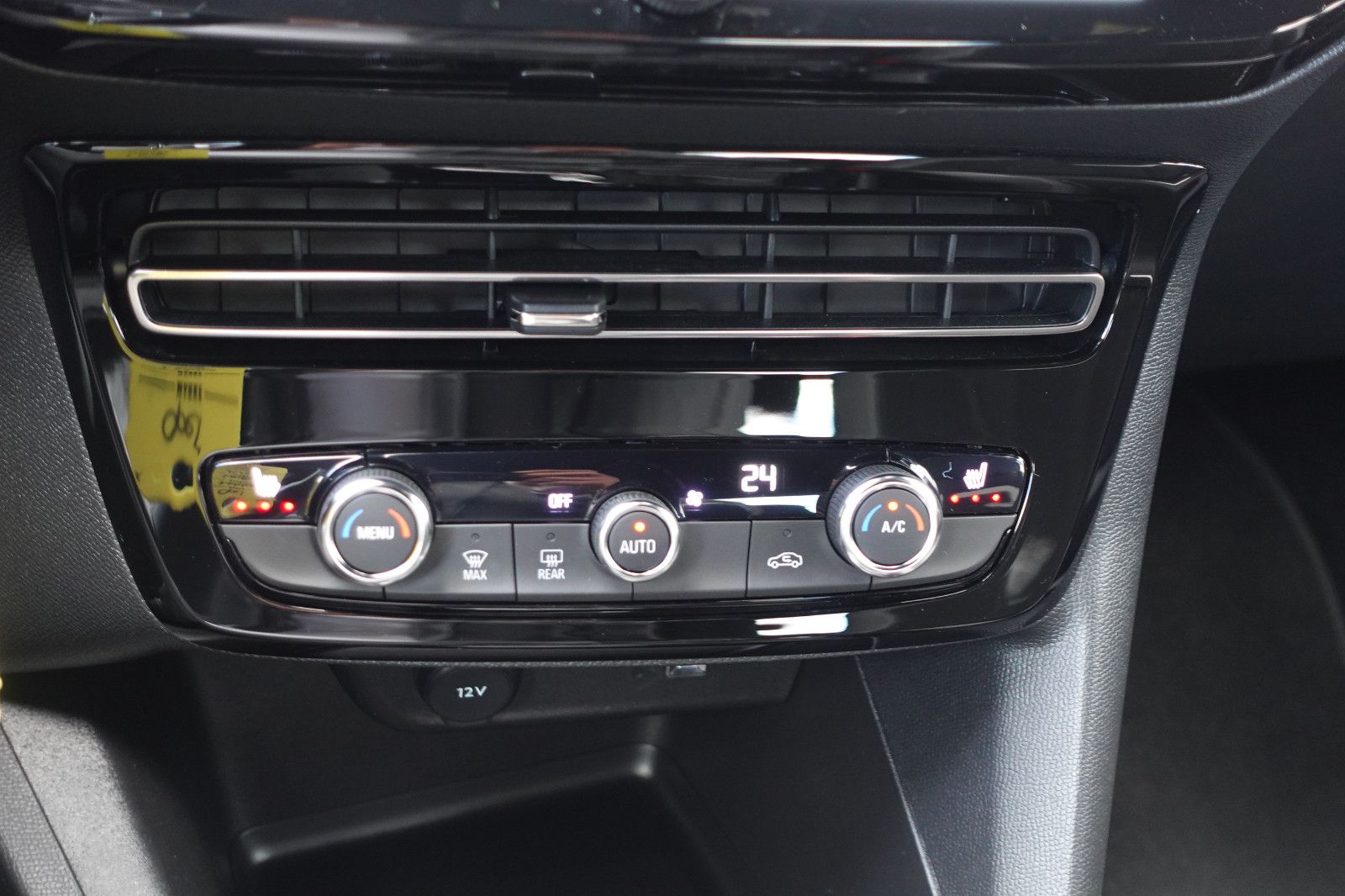 Fahrzeugabbildung Opel Mokka GS 1.2T,Sitzhzg,Kamera,Allwetter,LED,DAB+