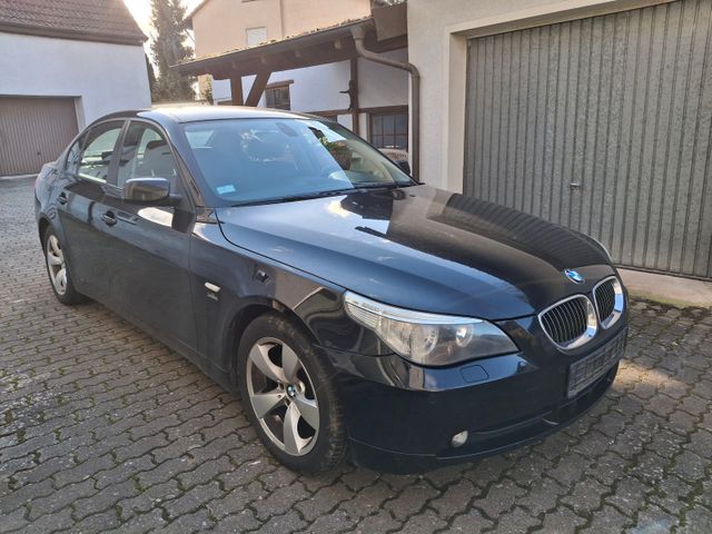 BMW 523i 