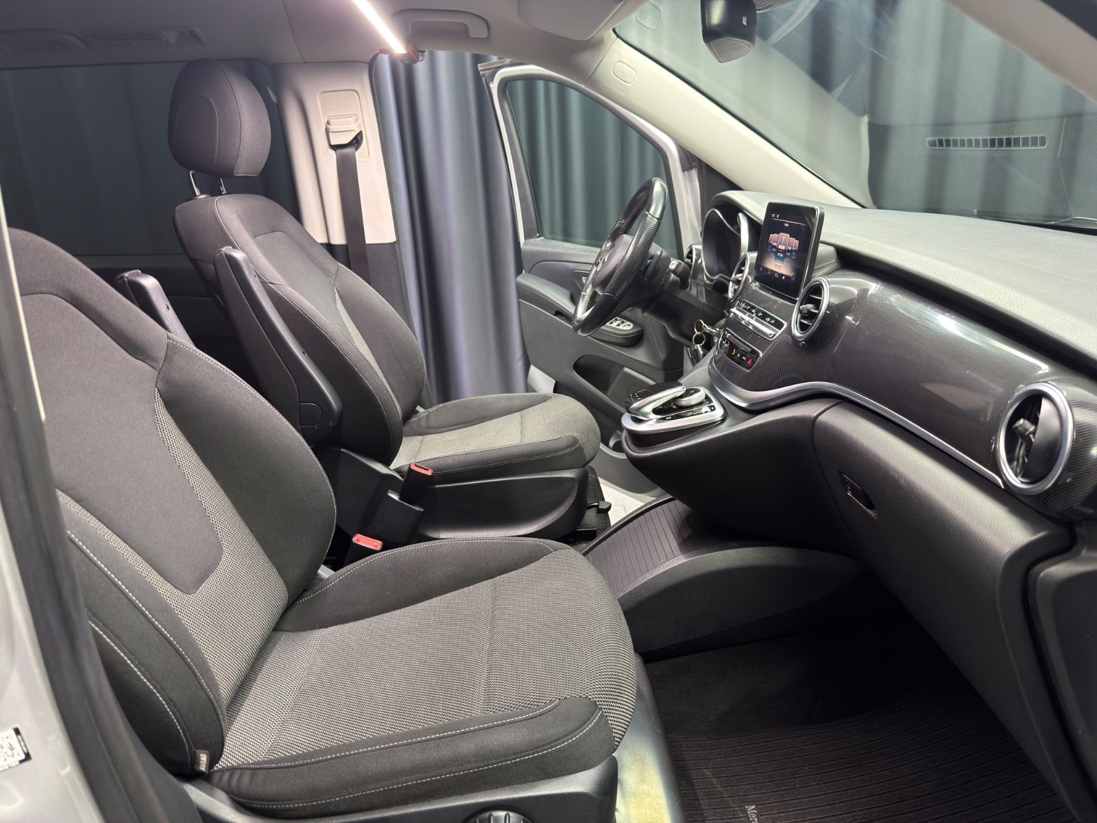 Fahrzeugabbildung Mercedes-Benz V 220 d EDITION 4MATIC lang |ACC|RF-KAMERA|NAVI|