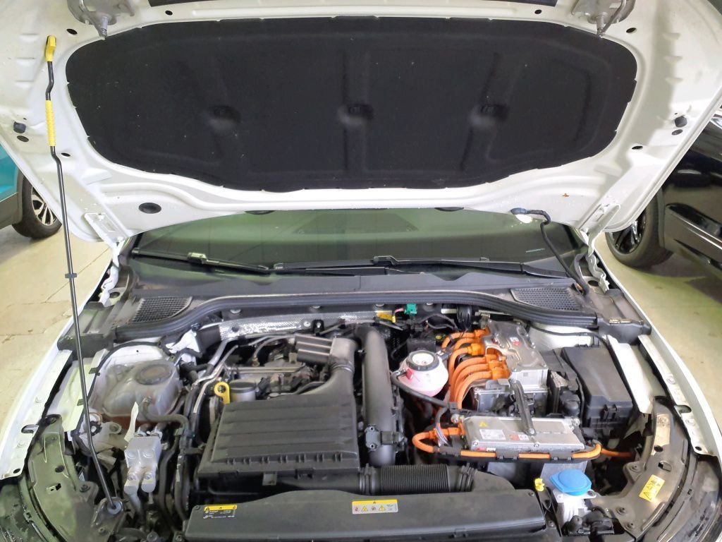 Volkswagen Golf GTE 1.4 TSI eHybrid 180kW Tempo*PDC*Nav*SH