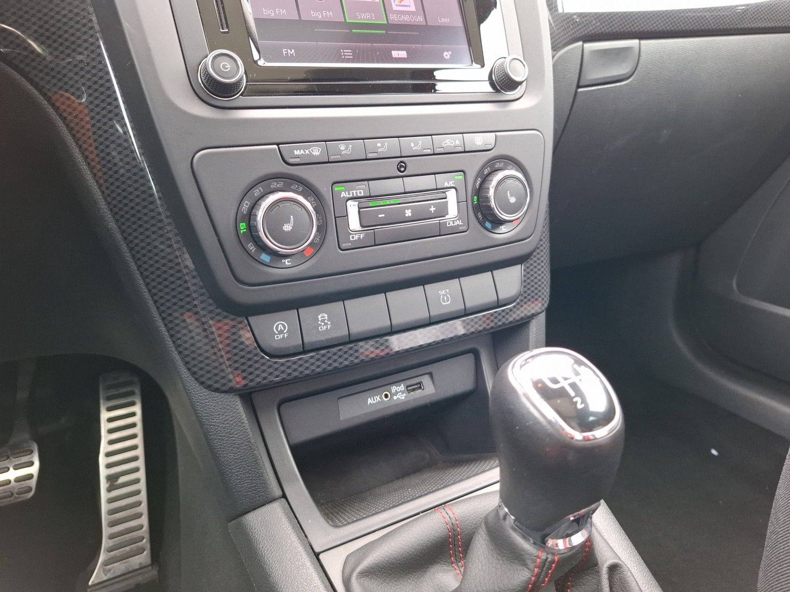 SKODA Yeti Monte Carlo 1.4 TSI KLIMA / PANORAMA / AHK - Image 14