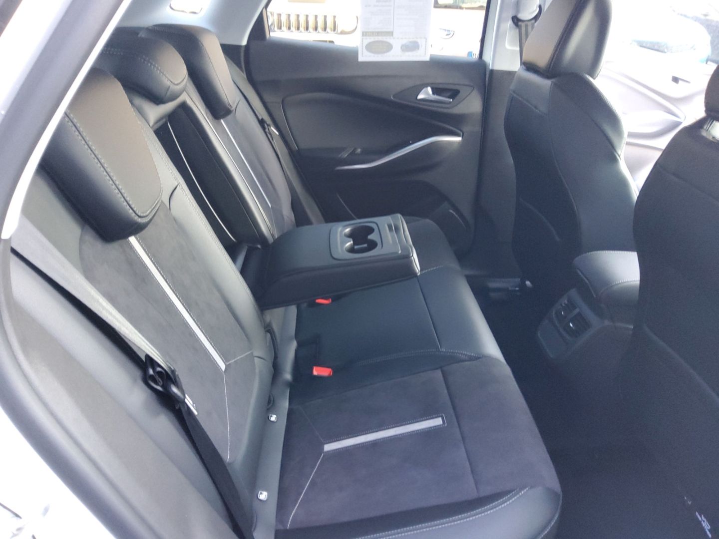 Fahrzeugabbildung Opel Grandland GSe Plug-in Hybrid Allrad AD Navi digi