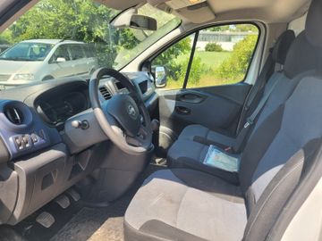 Opel Vivaro - 8