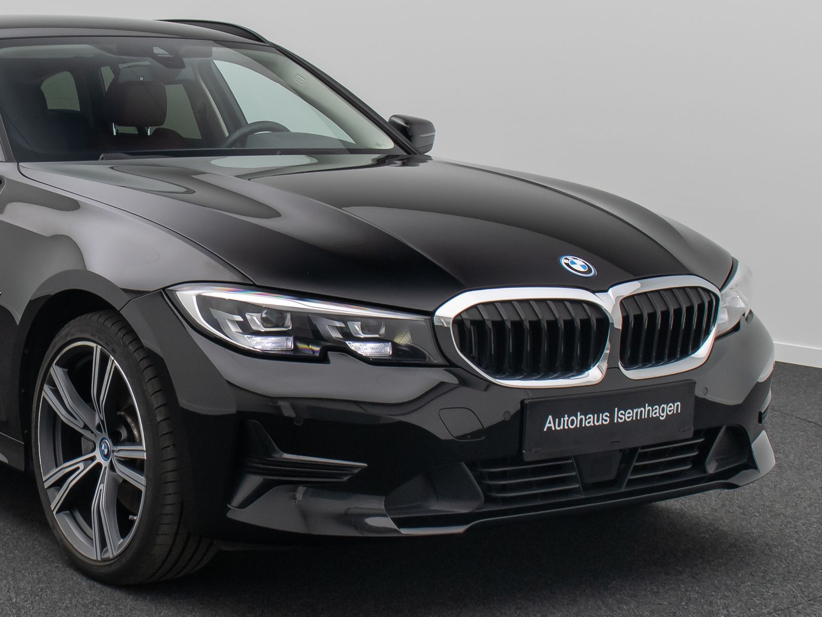 Fahrzeugabbildung BMW 320e Stop&Go DAB Alarm AHK HiFi Sportsitz 19Zoll