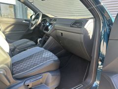 Fahrzeugabbildung Volkswagen Tiguan 1.5 TSI DSG R-Line LED NAVI KAMERA ACC