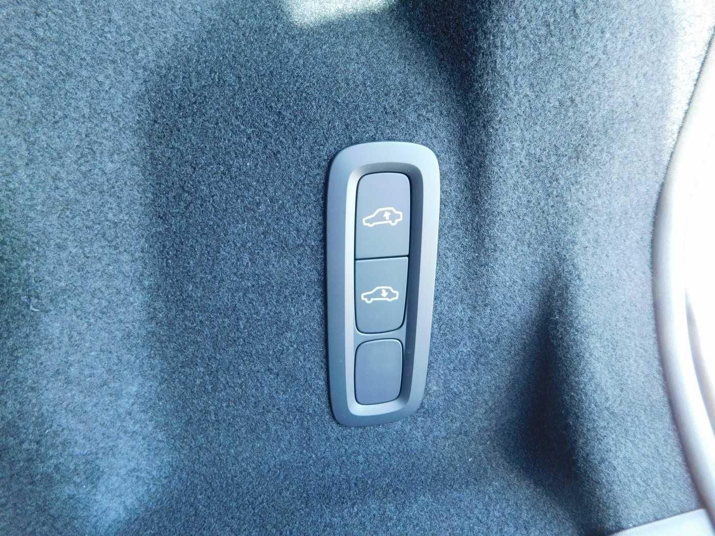 Fahrzeugabbildung Volvo XC60 T8 AWD Ultra Black Edit. 'HEAD-UP-DISPLAY'