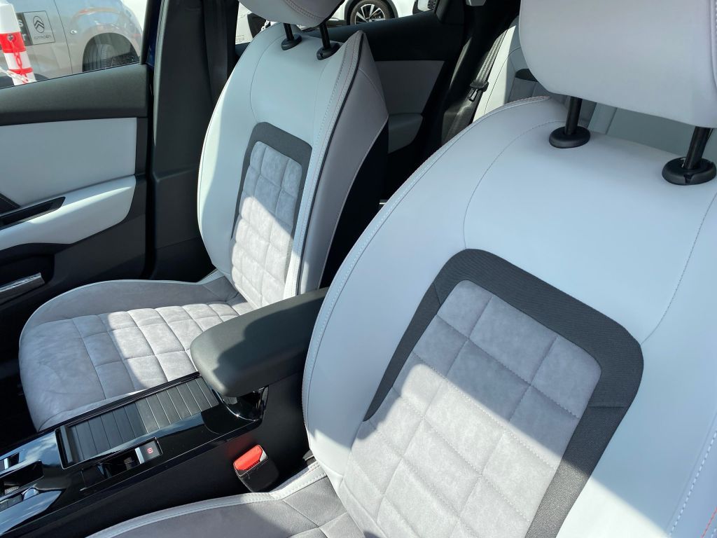 Fahrzeugabbildung Citroën C4 Hybrid 145 Automatik MAX *Winter-Pak*Alcantar