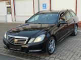 Mercedes-Benz E 350 E T-Modell E 350 CDI/Kamera/Pano/AHK - Mercedes-Benz E 350: T