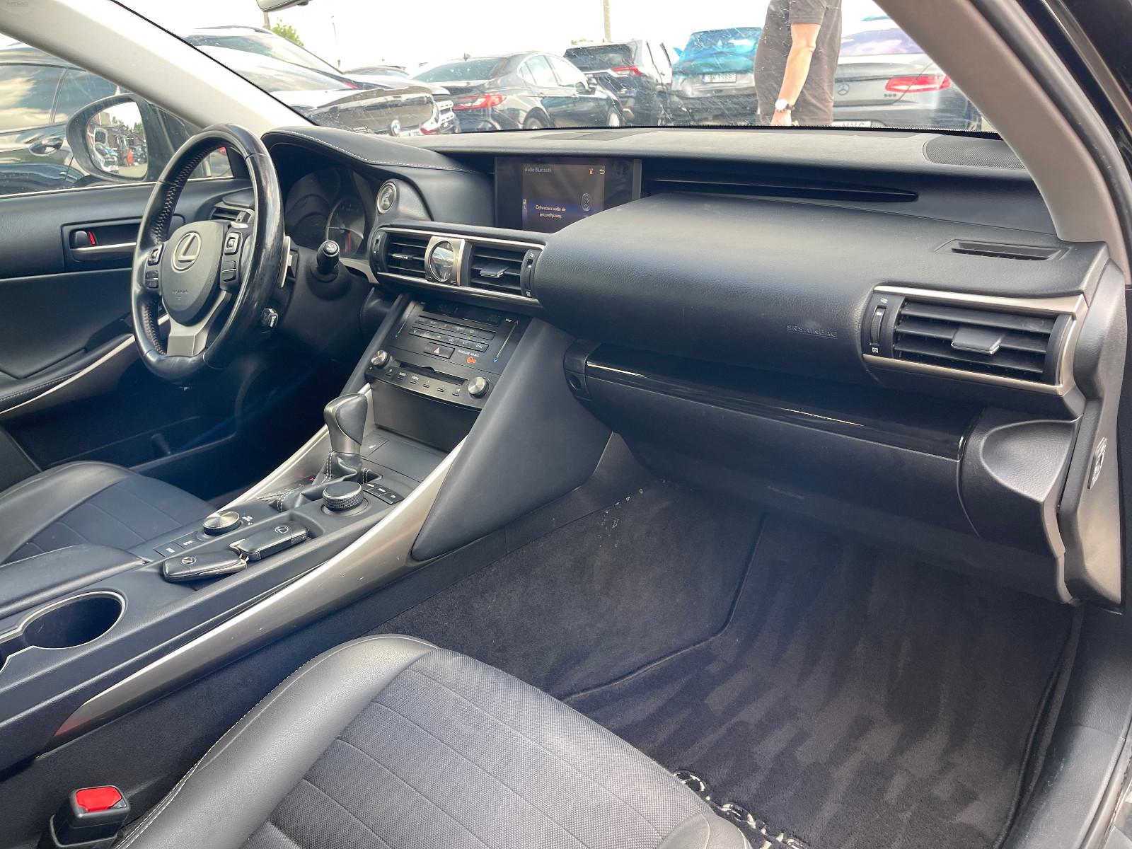 Lexus IS 300 Sport Line Automático — foto 11