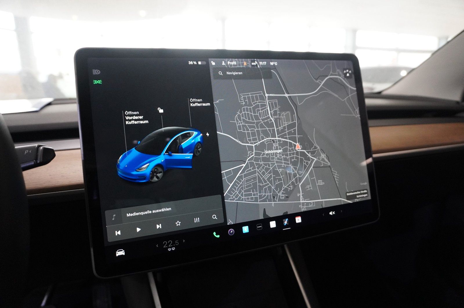 Fahrzeugabbildung Tesla Model 3 Standard Range Plus NAVI/KAMERA/SH/PANO