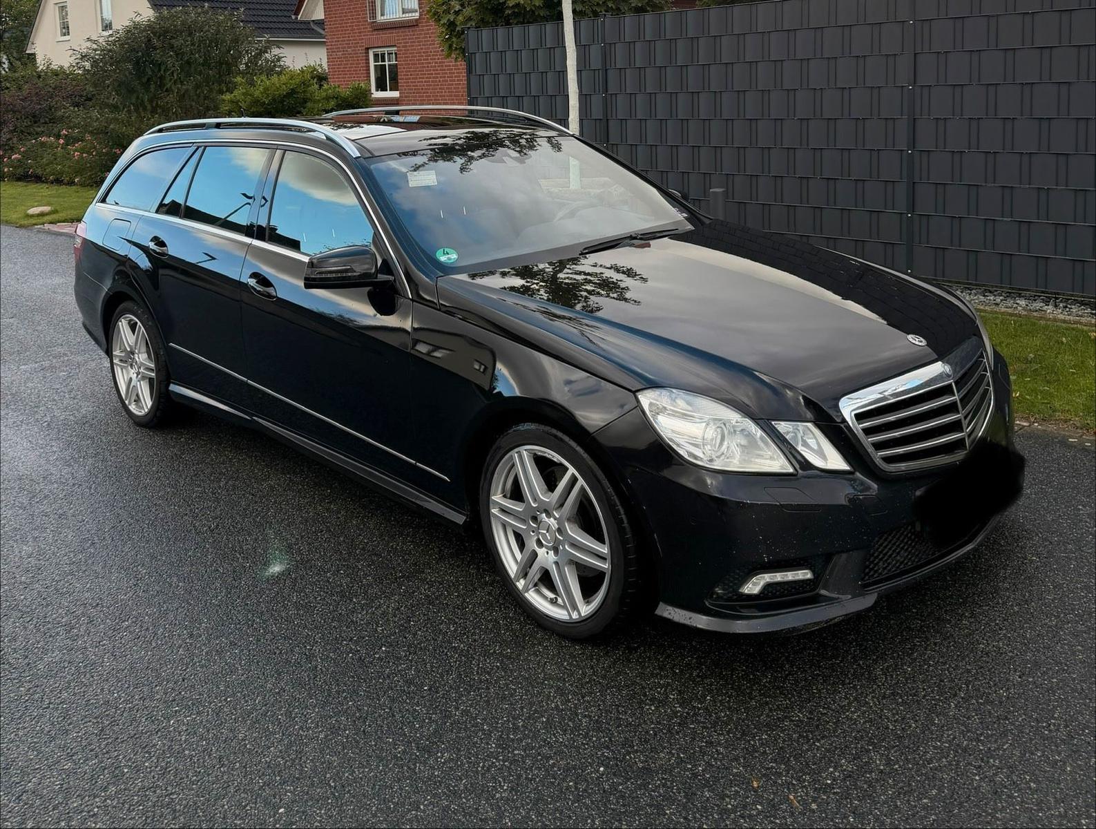 Mercedes-Benz E350 2010 — rear view