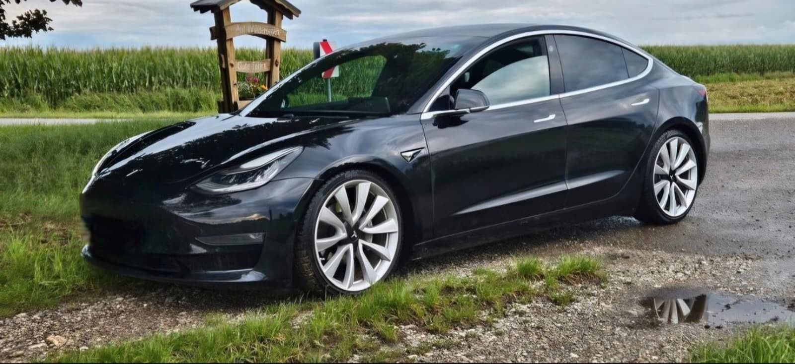 TESLA Model 3