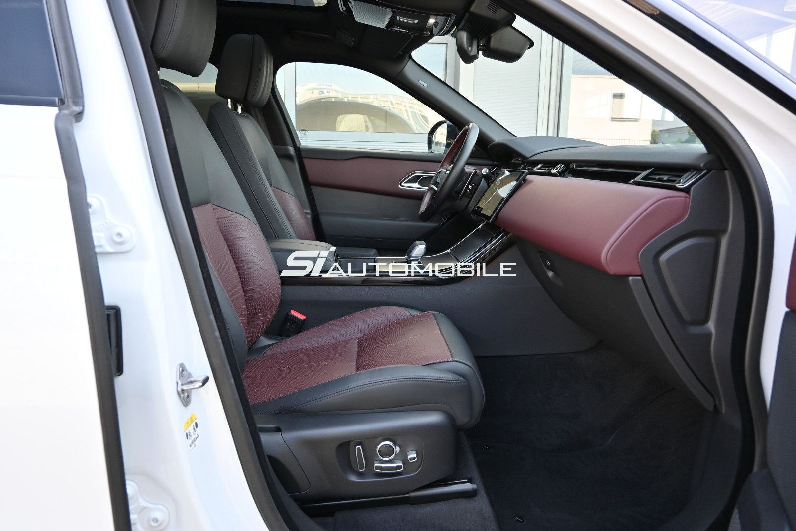 Fahrzeugabbildung Land Rover Range Rover Velar D300 DYNAMIC HSE °UVP 112.884€