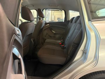Ford C-Max - 12