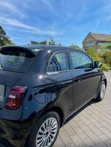 Fiat 500e Action Onyx Schwarz mit Apple Car Play - Fiat 500e in Wuppertal