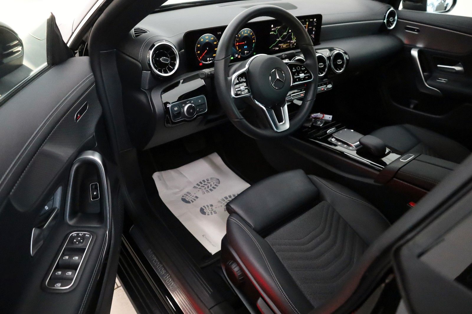 Fahrzeugabbildung Mercedes-Benz CLA 250 e SB,Progressive,Navi,LED,CarPlay,Kamera