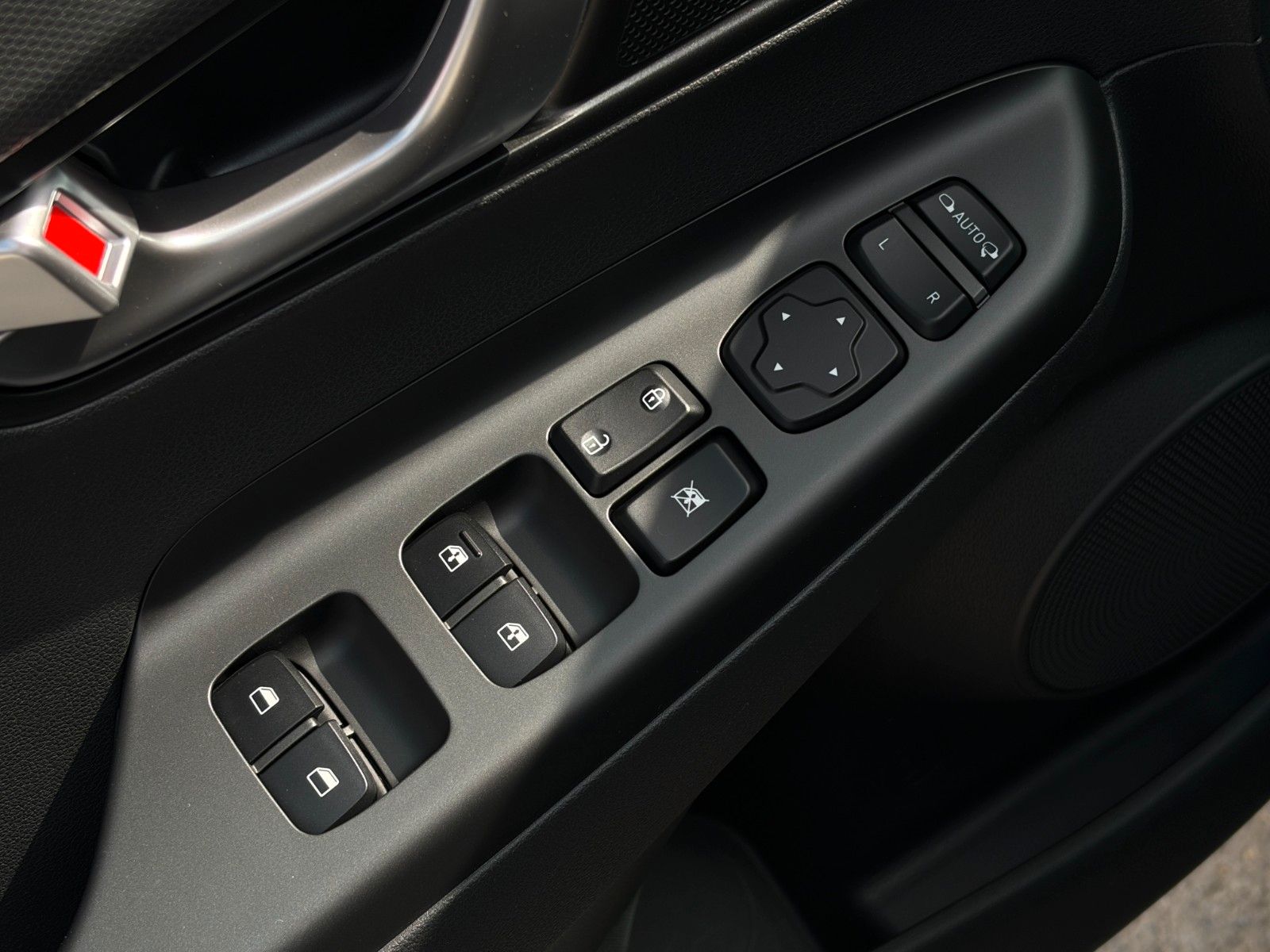 Fahrzeugabbildung Hyundai KONA E Trend NAV LHZ LKA LFA ACC KRELL CarPlay